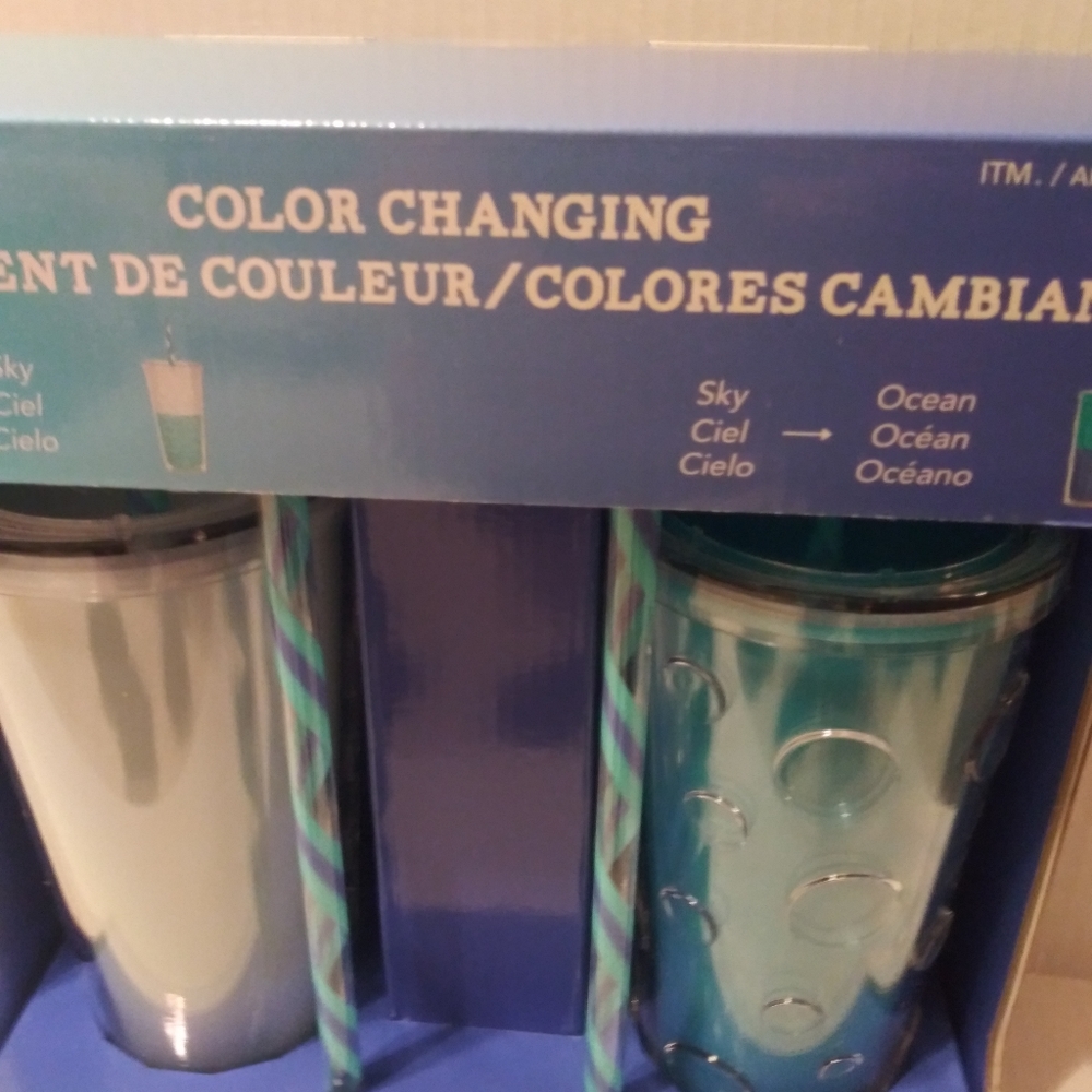 Parker Lane Color Changing Wall Tumbler Set sky